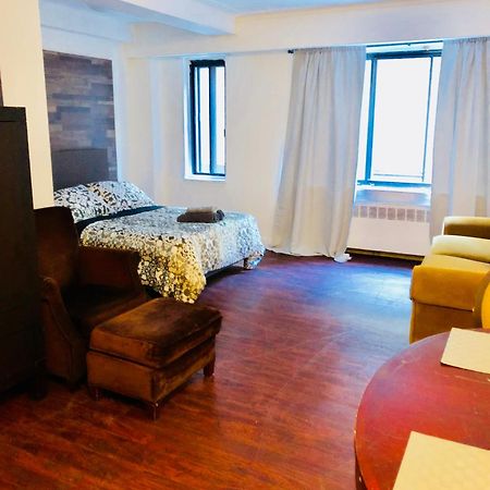 Stylish Montreal Apartment Comfortable Stay In The Golden Square Mile Exterior photo